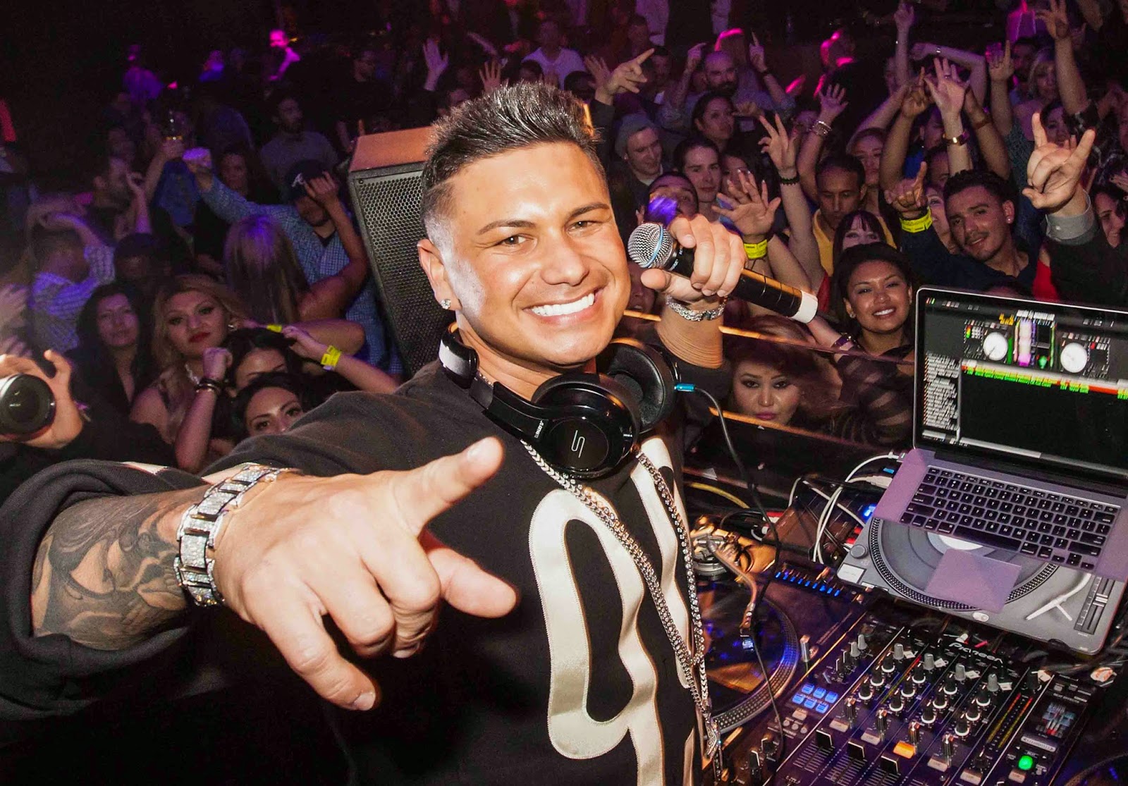 DJ PAULY D AT VEGAS HARD ROCK HOTEL & CASINO